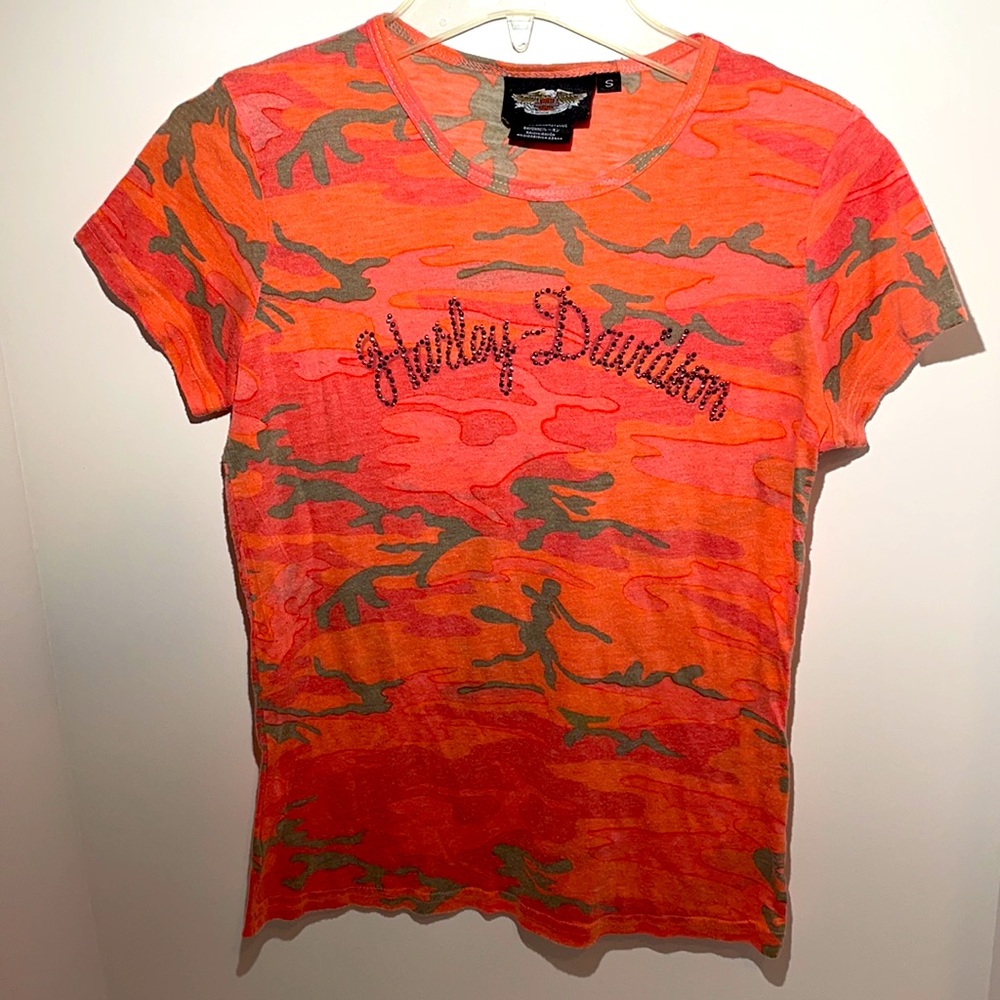 Harley Davidson T Shirt Womens Small Camo Pinkish/Orangish Sequins Lettering!
